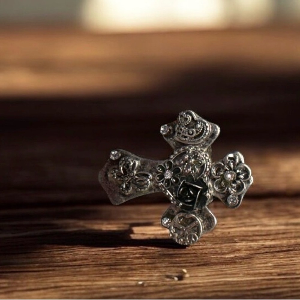 Silver Ornate Cross ring EXPANDABLE RING - Picture 2 of 4